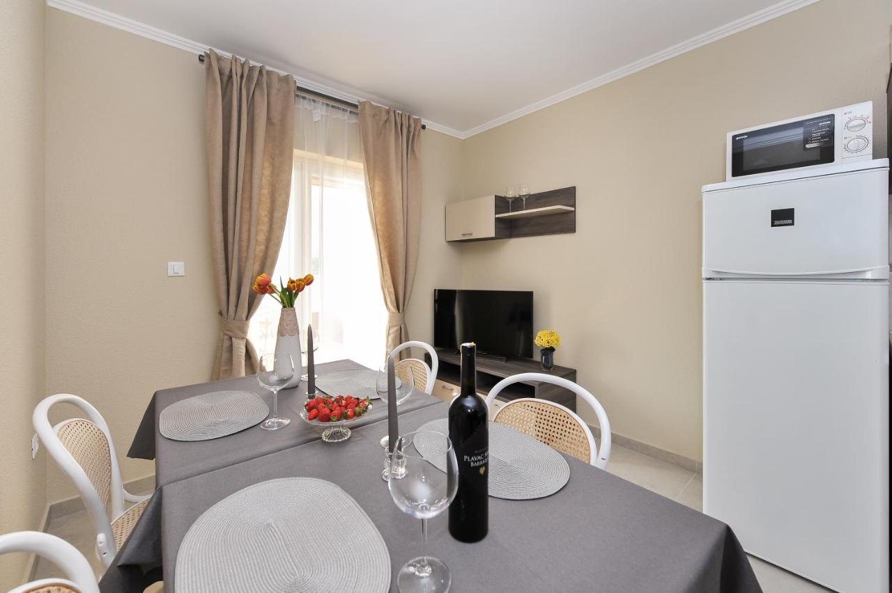 Apartmani Peric 1 Meka Draga Obrovac Exterior photo